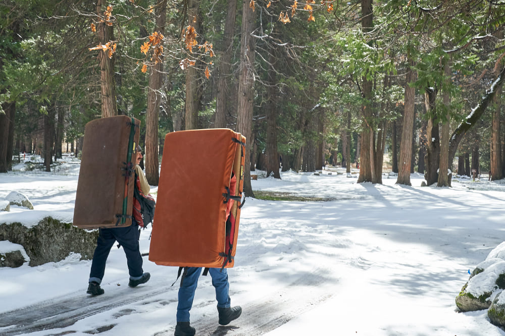WINTER CAMP IN YOSEMITE