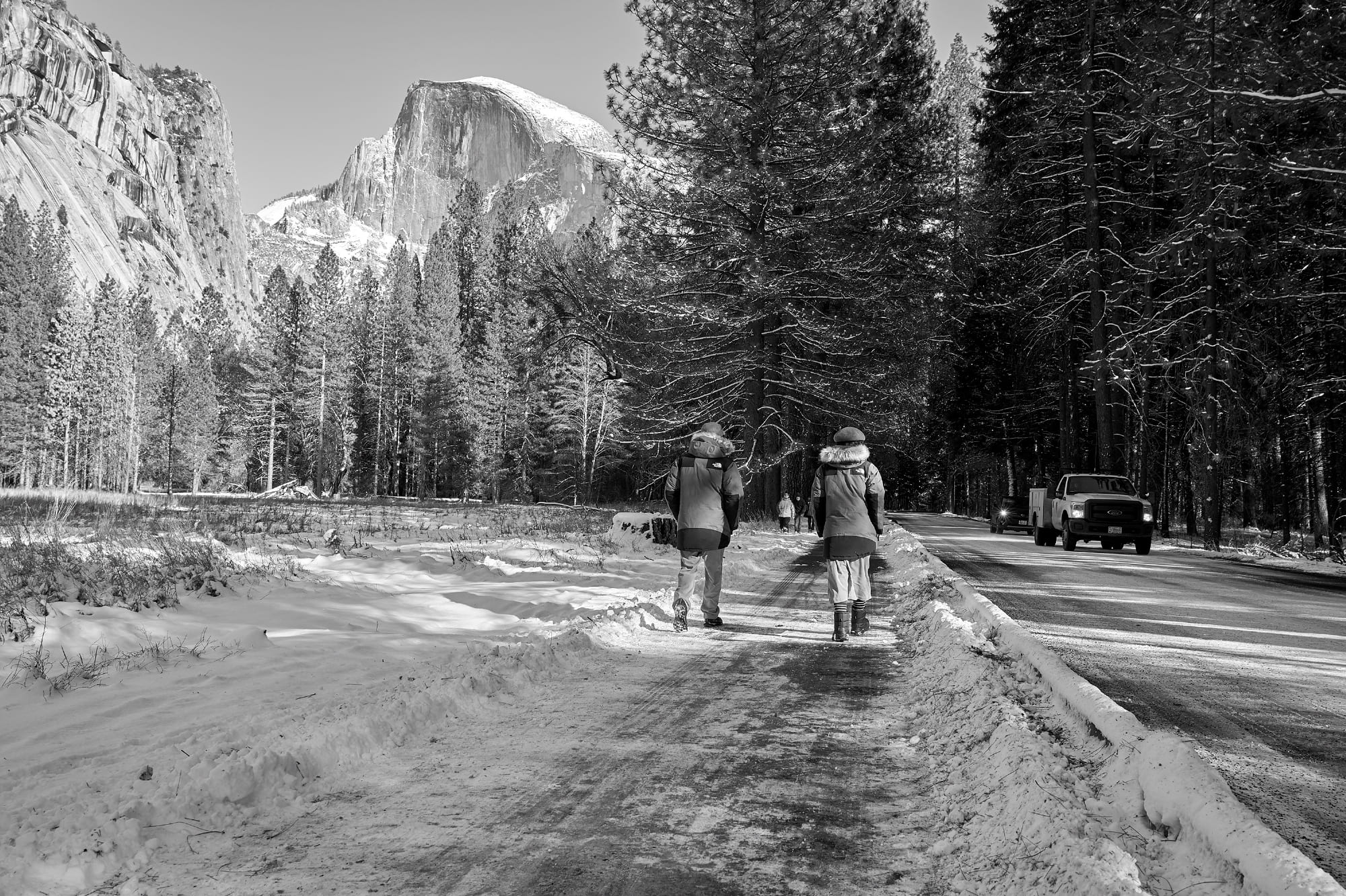 WINTER CAMP IN YOSEMITE