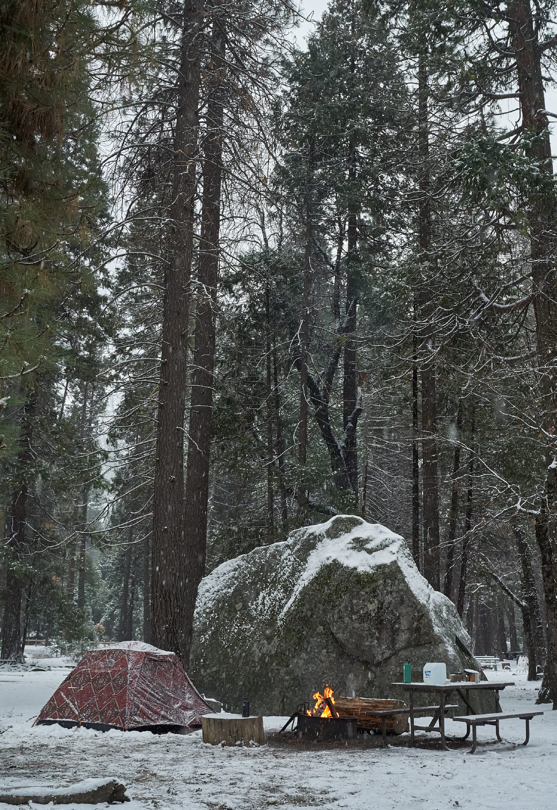 WINTER CAMP IN YOSEMITE