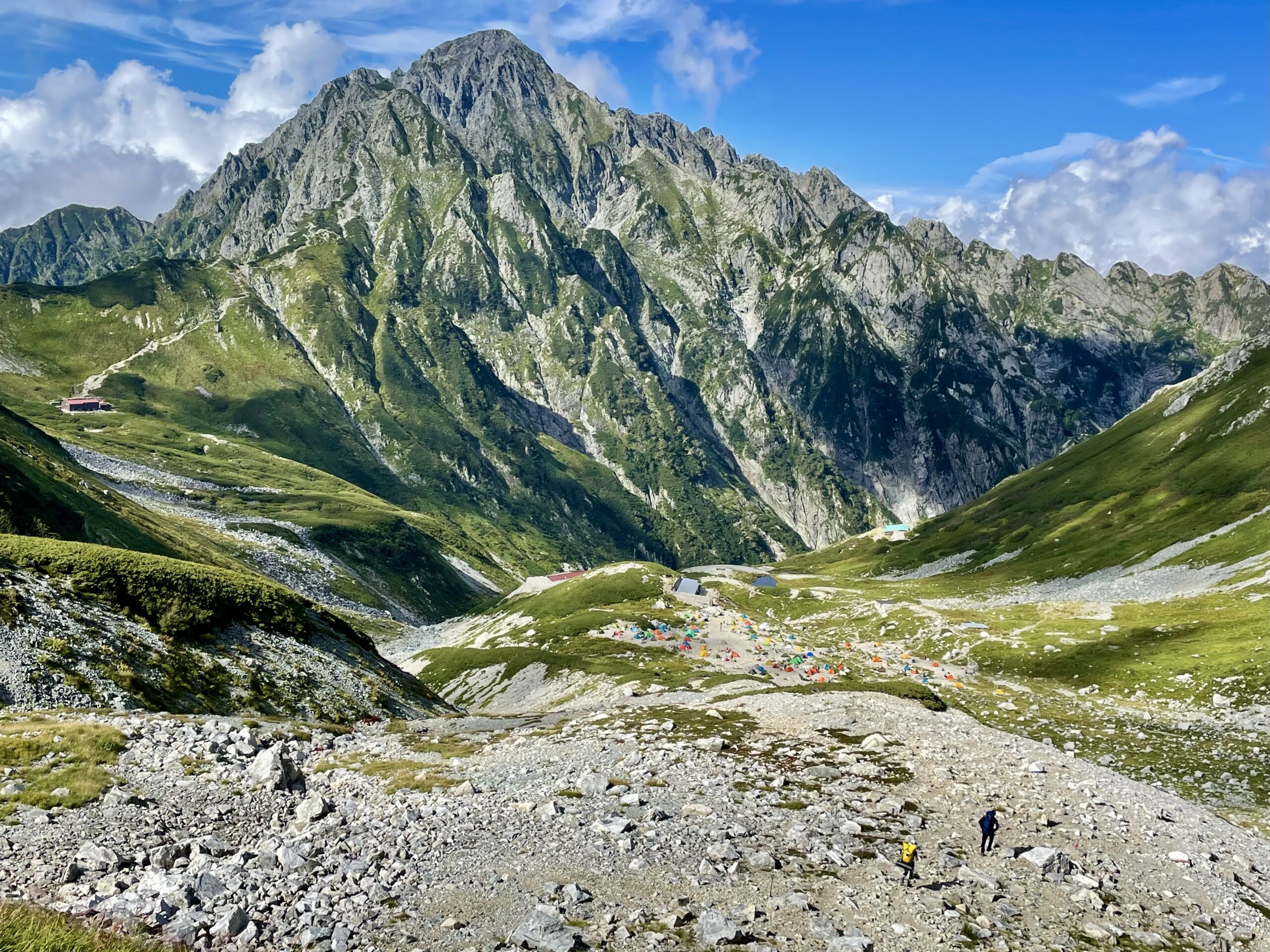 秋の立山の山容